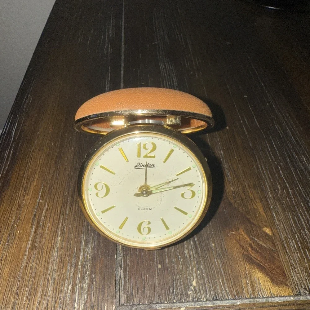 Linden travel alarm